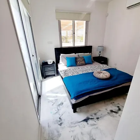 Luxury Utopia 2 *